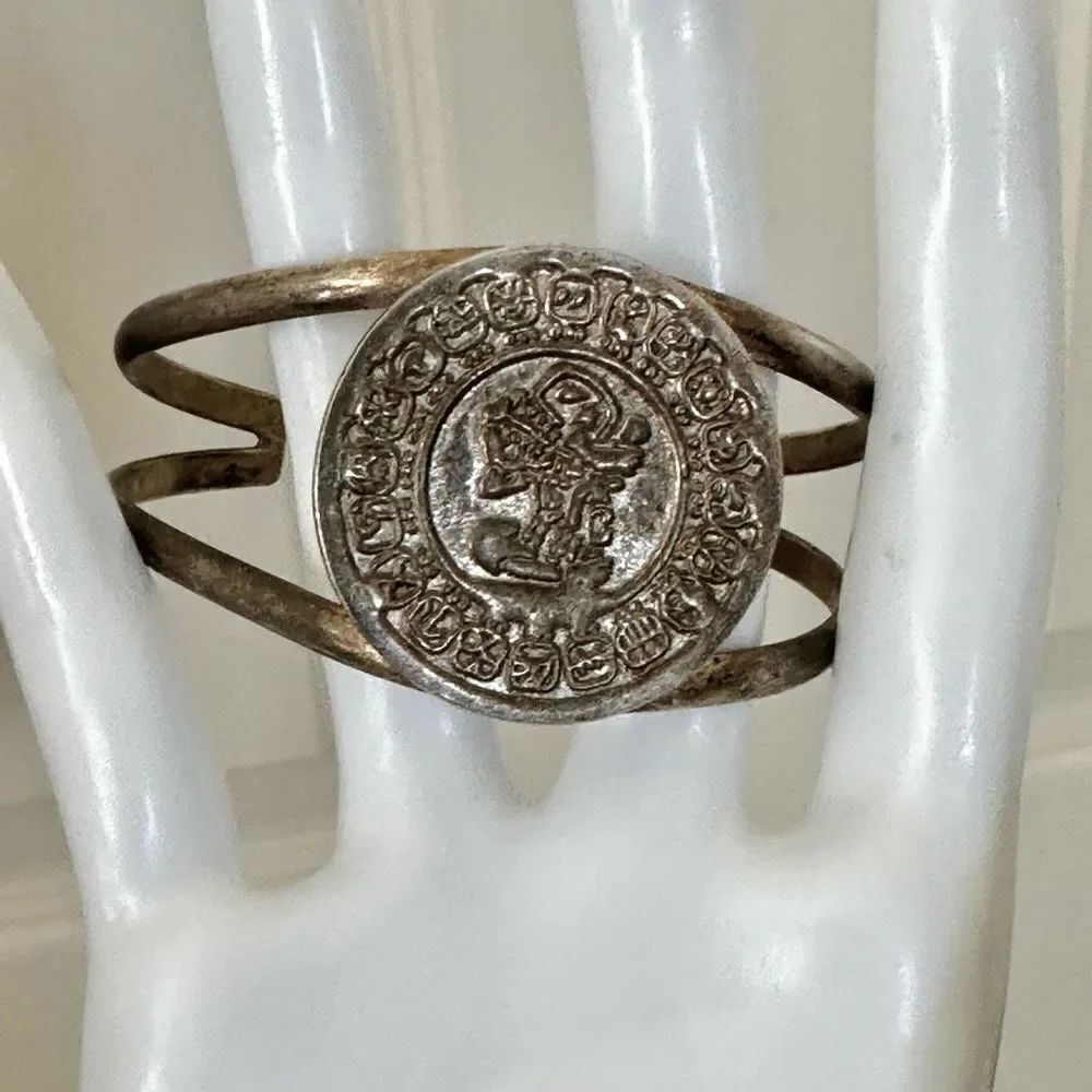 Silver tone vintage disc cuff bracelet